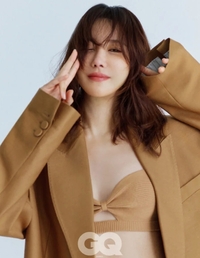 ‘이혼 해결사’로 컴백 이지아 “나도 굉장히 아파봐. 만남과 헤어짐, 나도 잘 알지 싶었다”(GQ코리아)