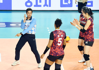 [포토]춤 솜씨 뽐내는 용동국 선심