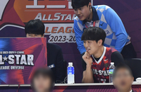 [포토]직접 비디오판독하는 대한항공 임동혁
