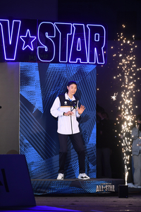 [포토]김연경, 살랑살랑 춤추며!