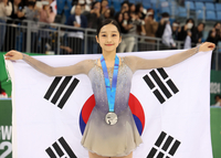 ‘스핀 0점’에도 銀메달…신지아 “큰 부담, 스스로 이겨내 자랑스러워요” [2024강원]