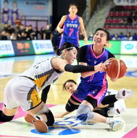 [포토]‘박지수 파울에도 불구하고 앉아쏴!’ 이주연