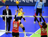 [포토] 현대건설 정지윤 ‘7연승 가자’