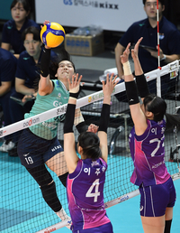 [포토]GS칼텍스 유소연의 스파이크 공격