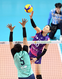 [포토]흥국생명 김연경, 이번엔 살짝!