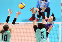 [포토]힘차게 공격하는 흥국생명 김연경