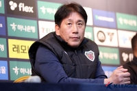 포항 새 사령탑 박태하 감독 “전임 감독 능력 인정해야, ACL 진출권 따내고 싶다” [현장인터뷰]
