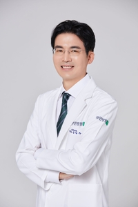서울부민병원 은상수 센터장, 척추내시경 수술 비교사례 발표