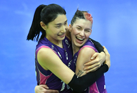 [포토]승리의 기쁨을 나누는 김연경-윌로우