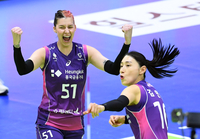 [포토]함께 환호하는 흥국생명 김연경-윌로우