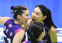 [포토]윌로우와 함께 기쁨을 나누는 김연경