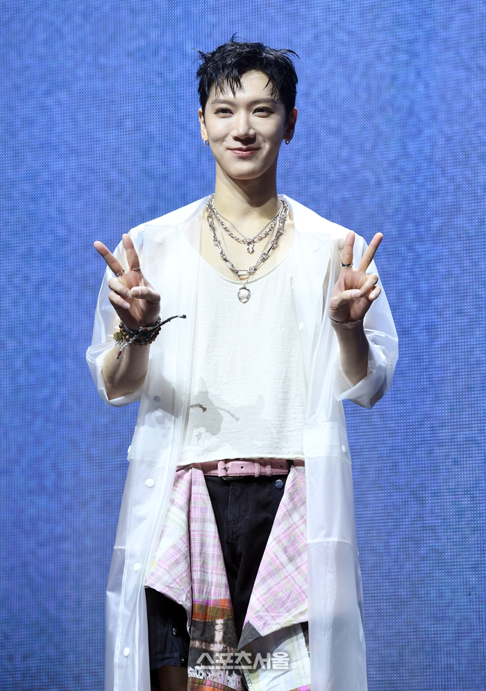 [포토]NCT 텐, 혼자라 떨려요...