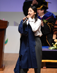 [포토] 이효리 ‘졸업식장 분위기 후끈’