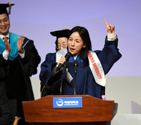 [포토] 이효리 ‘역시 난 연설보다 노래’