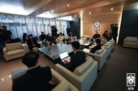 [속보]전력강화위원회, 클린스만 감독 ‘경질’ 의견 KFA에 전달 “리더십 발휘 더 어렵고 신뢰 회복 불가능”