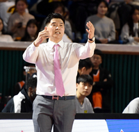 [포토] 조상현 감독 ‘내말 좀 듣고 가’