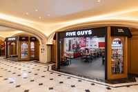 한화 김동선 야심작 ‘파이브가이즈’, 강남 고속버스터미널에 3호점 개점