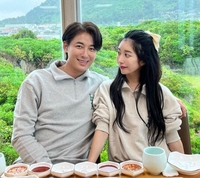 이지훈♥아야네, 결혼 3년 만에 경사…“젊은 나이 시험관 수술로 아이 현재 19주”