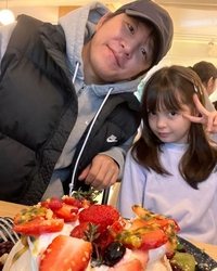 트와이스 모모, 우아함 가득 ‘S라인 드레스’ [★SNS]