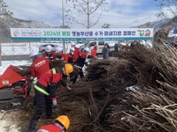 인제군, 봄철 소각 산불예방을 위한 영농부산물 수거·파쇄 캠페인 추진