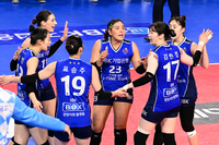 높이에서 ‘압도’ IBK, 차상현 감독 빠진 GS 완파하며 3~4위 맹추격…봄배구 구도 안갯속으로[현장리뷰]