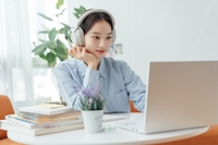 최애 음악감상하고, 학업 몰입도 쑥↑…소니 WH-1000XM5, 졸업·입학 선물로 인기