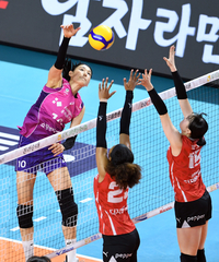 [포토]흥국생명 김연경, 더 높게!