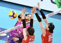 [포토]흥국생명 김연경, 블로킹 뚫고!