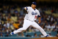 ‘사형 선고 이겨내고 커리어 하이·천재 볼배합’ 한화에 엄청난 선물 전달할 류현진 [SS포커스]