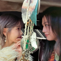 아이유, 탕웨이의 애틋한 손 편지 공개 “두 번의 감동적인 순간”