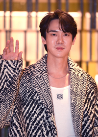 [포토] 배우 유연석 ‘시크한 손인사’