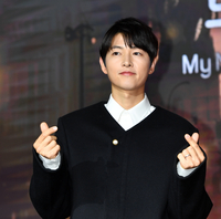 [포토]‘은근한 눈맞춤’ 송중기