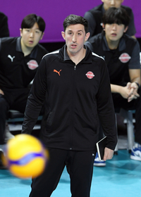 “차기 감독, 조속히 선임할 것”…페퍼저축은행, 선임 ‘8개월 만에’ 조트린지 감독과 결별