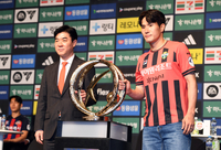 ‘사제 전쟁 뜬다’ 윤정환의 강원vs김학범의 제주…‘팀 재건’ 동상동몽 자존심 대결 [K리그 개막]