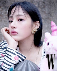 뉴진스 민지, 파리까지 녹여버린 인형 비주얼