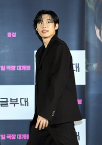 [포토]‘댓글부대’ 제작보고회 입장하는 김성철