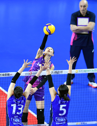 [포토]‘블로킹 압도하는’ 김연경