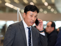 [포토] 전지 훈련 마치고 입국하는 두산 이승엽 감독