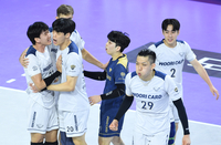 [포토]득점에 기뻐하는 우리카드