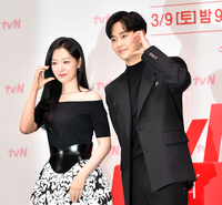 [포토]‘우리 제법 잘 어울리나요?’ 김수현과 김지원