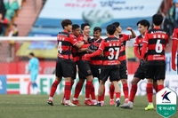 박태하 감독 ‘첫승’ 포항, 대구 3-1 꺾었다…‘이동경 2골1도움’ 울산, 로테이션 속 김천에 3-2 승