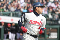 ‘김태형 효과’ 대단하네…롯데 전준우·정훈 홈런포로 SSG에 2연승