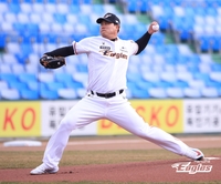 ‘170억 복귀’ 류현진-‘733.3% 인상’ 박동원, 2024시즌 25억 ‘연봉킹’ [SS시선집중]