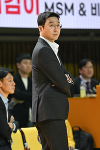 2연승 도전 국민은행 김완수 감독 “선수들 슛 들어갈거라 가스라이팅 했다” [PO2차전 브리핑]