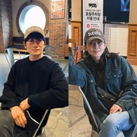 지성·이보영 부부, 커플룩 입고 영화관 데이트...결혼 11주년에도 신혼 같은 달콤함