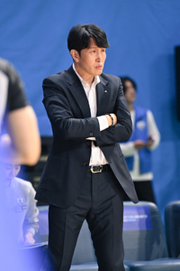 반격 성공, 우리은행 위성우 감독 “박지현 살아나 다행” [PO2차전 리뷰]