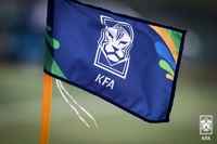 KFA, 아시안컵 카드놀이 ‘논란’ 반박 “지원스태프 부적절한 행동 판단, 도박성 카드 행위와는 엄연히 달라”