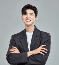 가수 박지현, 희귀난치질환 환아에 치료비 지원