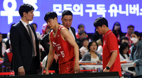 [포토]‘부상우려 김선형’ 벤치로....