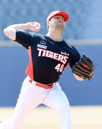 [포토]KIA의 새 외국인 투수 제임스 네일